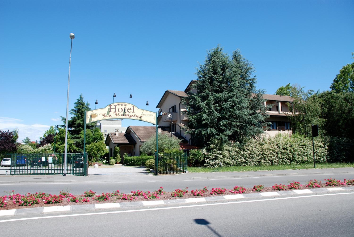 Hotel Ristorante La Rampina Vimodrone Bagian luar foto